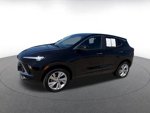 Used 2025 Buick Encore GX Preferred AWD/4WD image 7