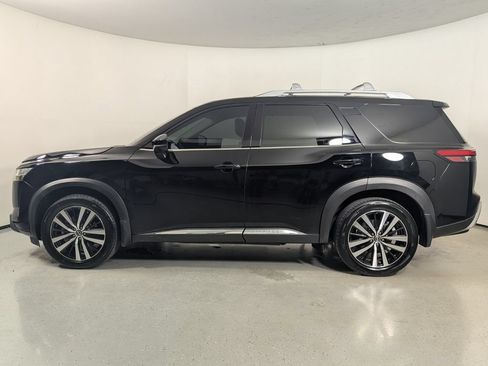 Used 2024 Nissan Pathfinder Platinum AWD/4WD image 4