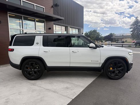 Used 2023 Rivian R1S Adventure AWD/4WD image 9