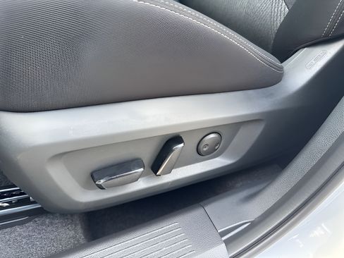 Used 2026 Nissan Rogue SV FWD image 27