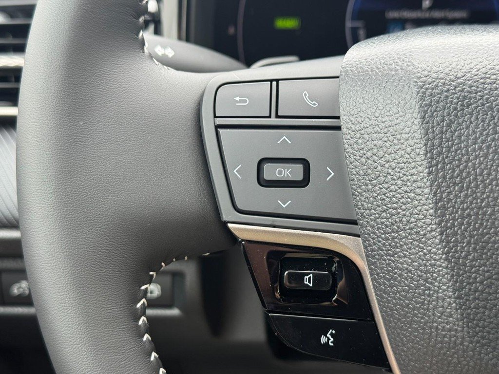 Used 2026 Toyota Camry SE w/ Multimedia Upgrade Package FWD image 26