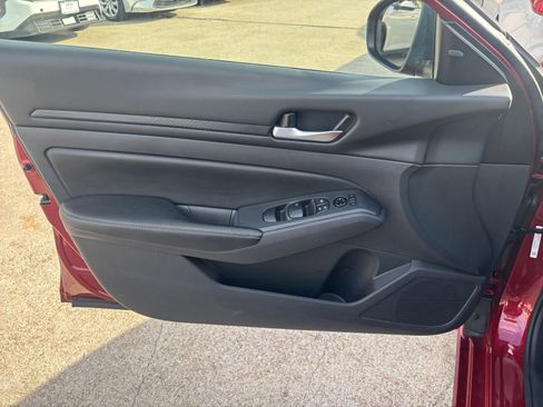 Used 2025 Nissan Altima 2.5 SV image 20