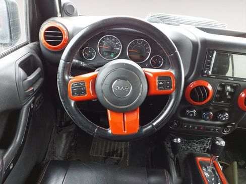 Used 2012 Jeep Wrangler Unlimited Sahara AWD/4WD image 12