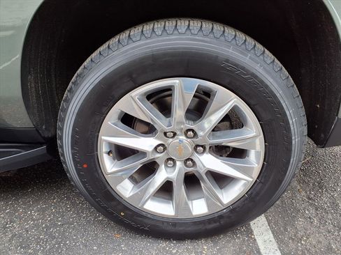 Used 2023 Chevrolet Suburban Premier image 19