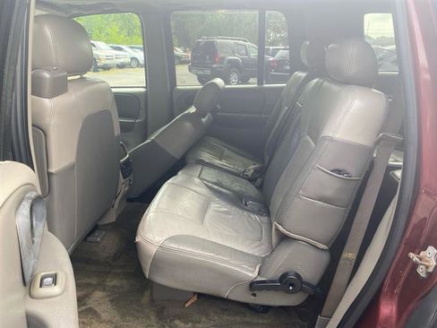 Used 2004 Chevrolet TrailBlazer 4WD w/ LT Preferred Equipment Group image 9