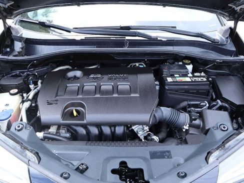 Used 2019 Toyota C-HR LE FWD image 9
