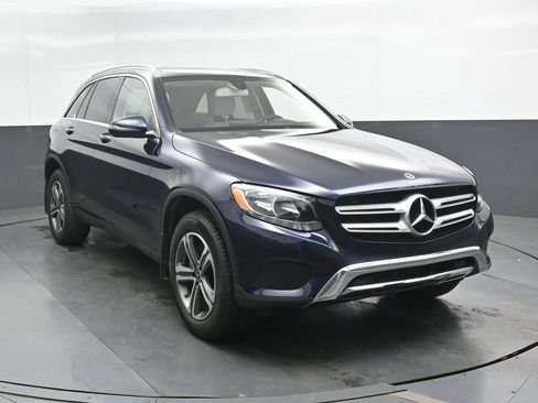 Used 2019 Mercedes-Benz GLC 300 4MATIC image 5