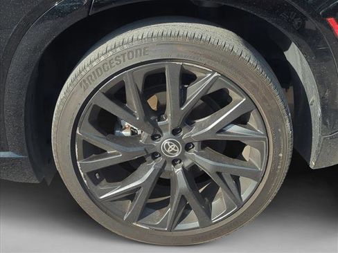 Used 2025 Toyota Crown Signia w/ Advanced Technology Package AWD/4WD image 6