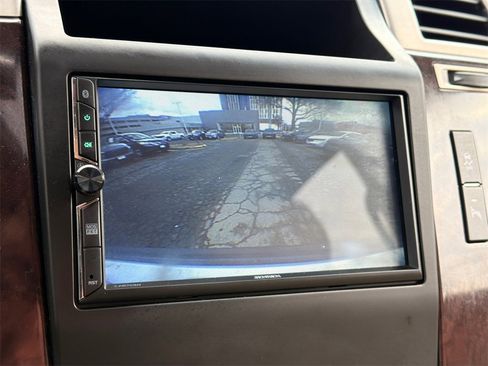 Used 2013 Cadillac Escalade Luxury image 34