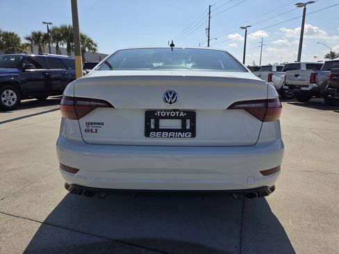 Used 2019 Volkswagen Jetta GLI image 8