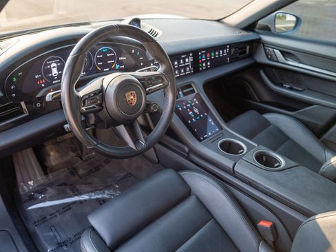 Certified 2023 Porsche Taycan 4 Cross Turismo AWD/4WD image 4