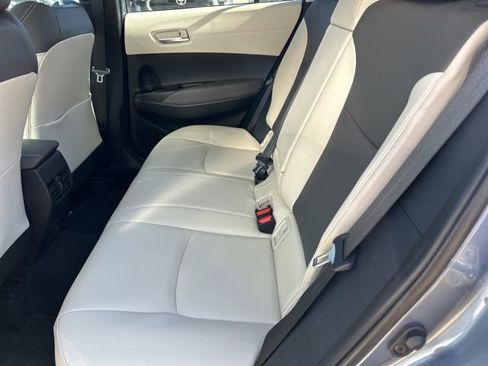 Used 2022 Toyota Corolla Cross XLE w/ Convenience Package image 11