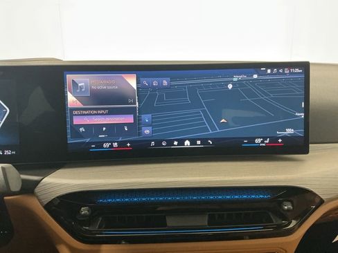 Certified 2025 BMW i4 eDrive40 w/ Premium Package image 11