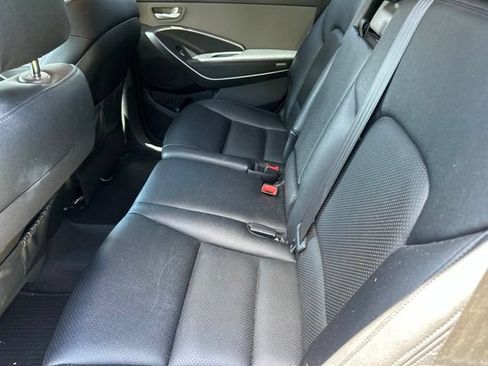 Used 2016 Hyundai Santa Fe SE FWD image 15