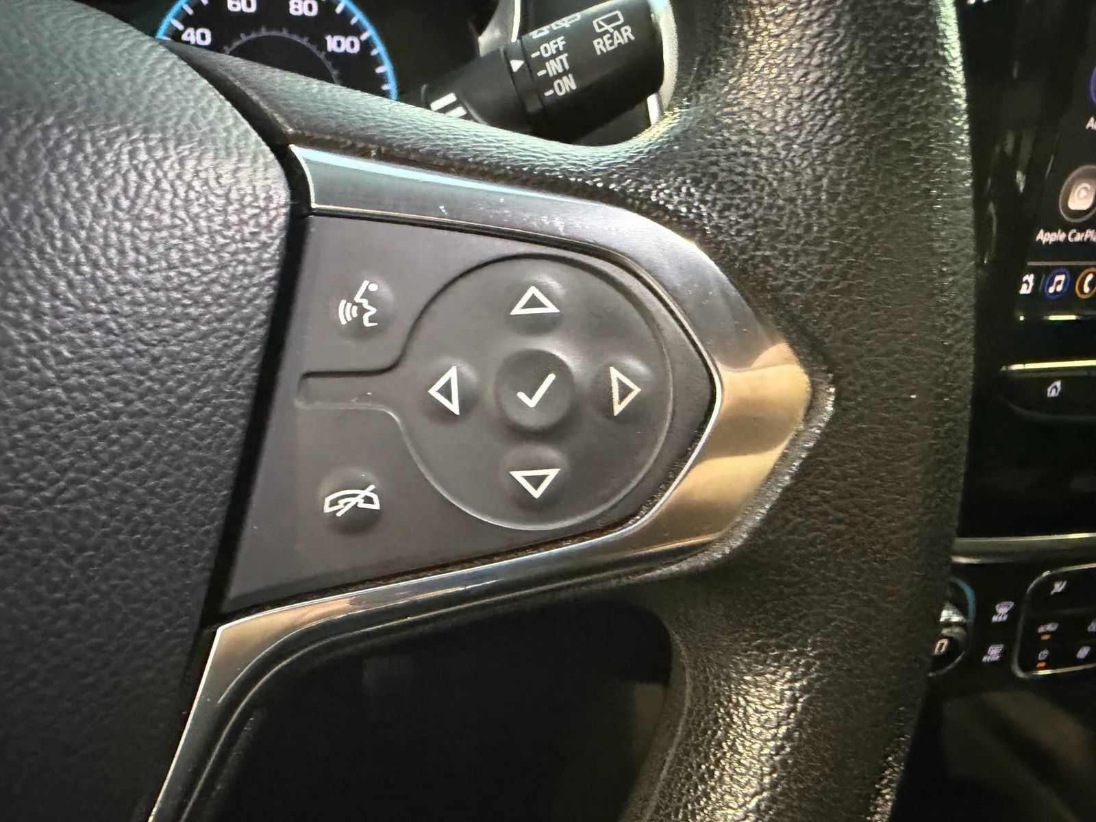 Used 2020 Chevrolet Traverse LS w/ LPO, Cargo Package FWD image 18