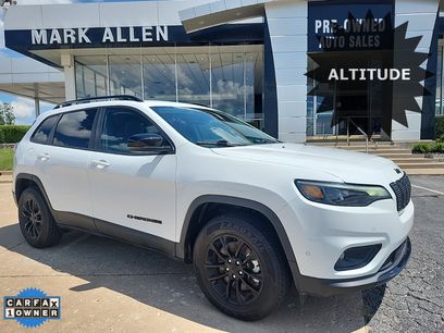 Used 2023 Jeep Cherokee Altitude Lux