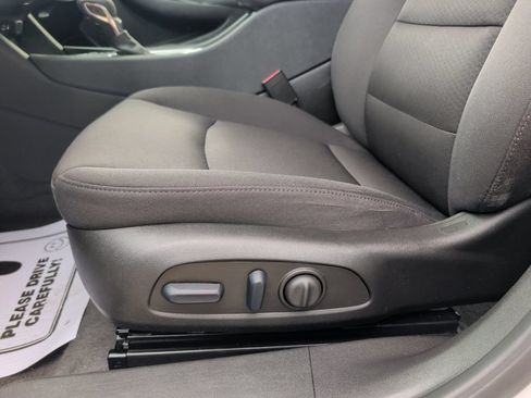 Used 2024 Chevrolet Malibu LT FWD image 9