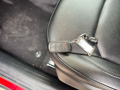 Used 2025 Jeep Compass Limited image 22