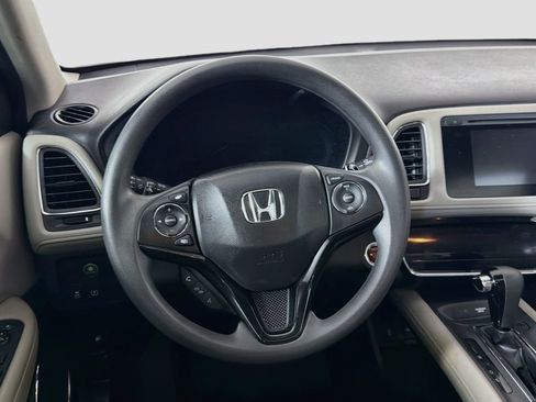 Used 2018 Honda HR-V EX image 17