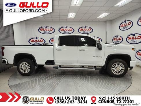 Used 2023 Chevrolet Silverado 3500 High Country w/ Z71 Off-Road Package image 4