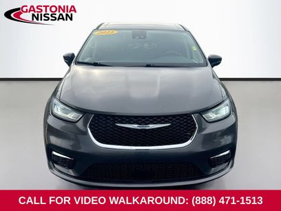 Used 2023 Chrysler Pacifica Touring-L