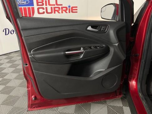 Used 2017 Ford Escape SE image 12