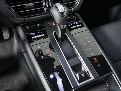 New 2026 Porsche Macan S AWD/4WD image 18