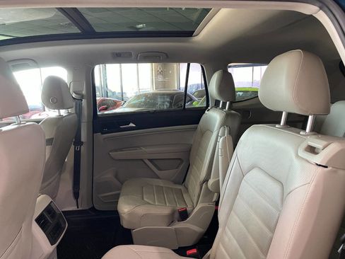 Used 2021 Volkswagen Atlas SEL Premium image 18