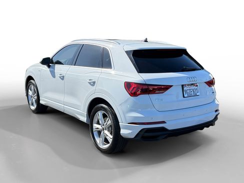 Used 2023 Audi Q3 2.0T Premium w/ Convenience Package AWD/4WD image 3