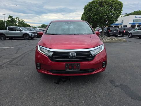 Used 2023 Honda Odyssey Touring image 2