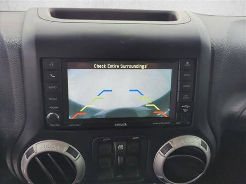 Used 2014 Jeep Wrangler Unlimited Sahara w/ Connectivity Group image 17