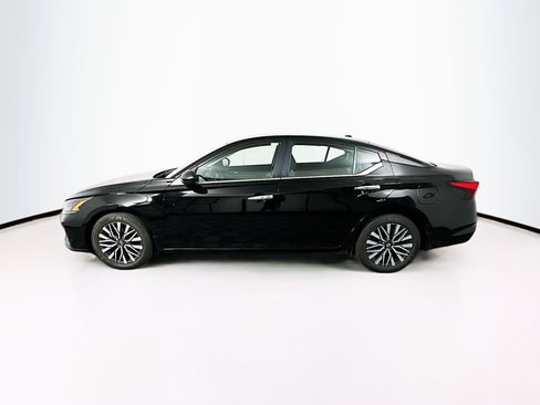 Used 2024 Nissan Altima 2.5 SV FWD image 4