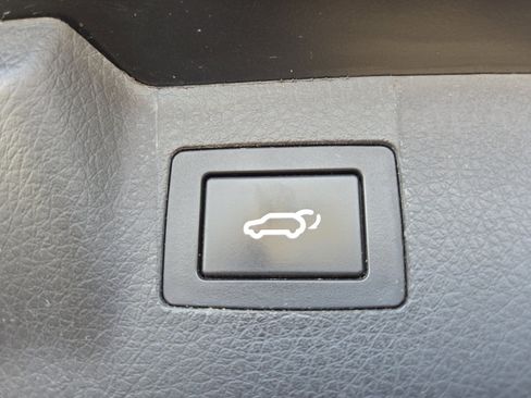 Used 2015 Kia Sorento SX image 21