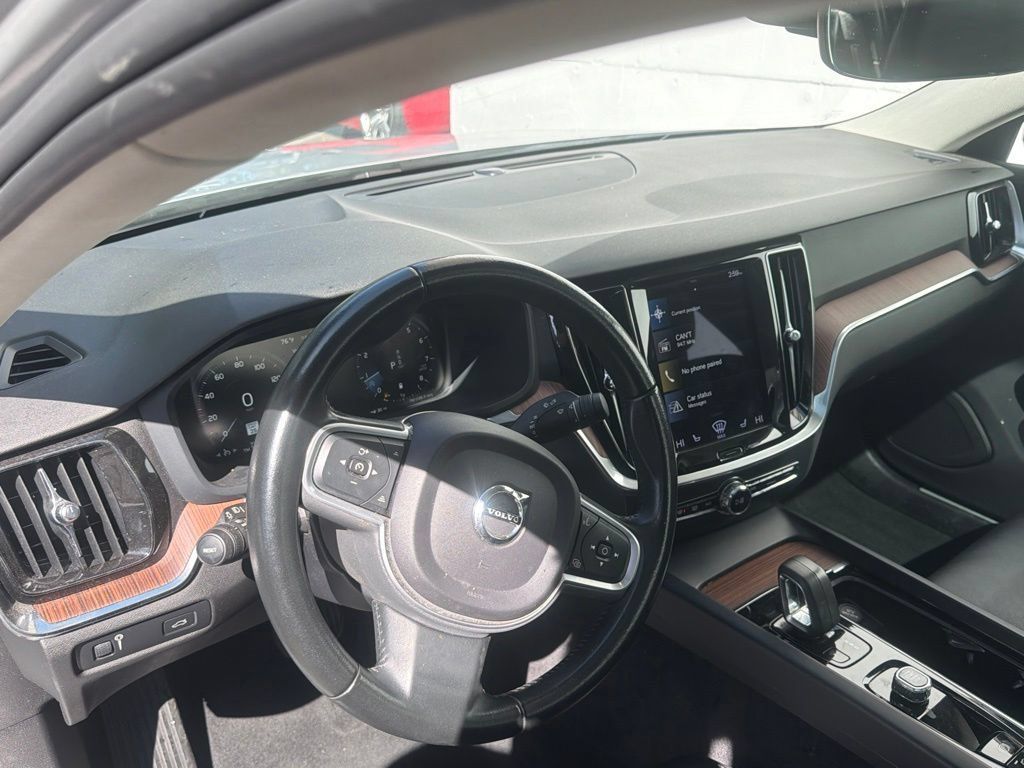 Used 2022 Volvo S60 B5 Momentum AWD/4WD image 4