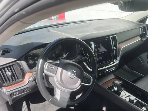 Used 2022 Volvo S60 B5 Momentum AWD/4WD image 4