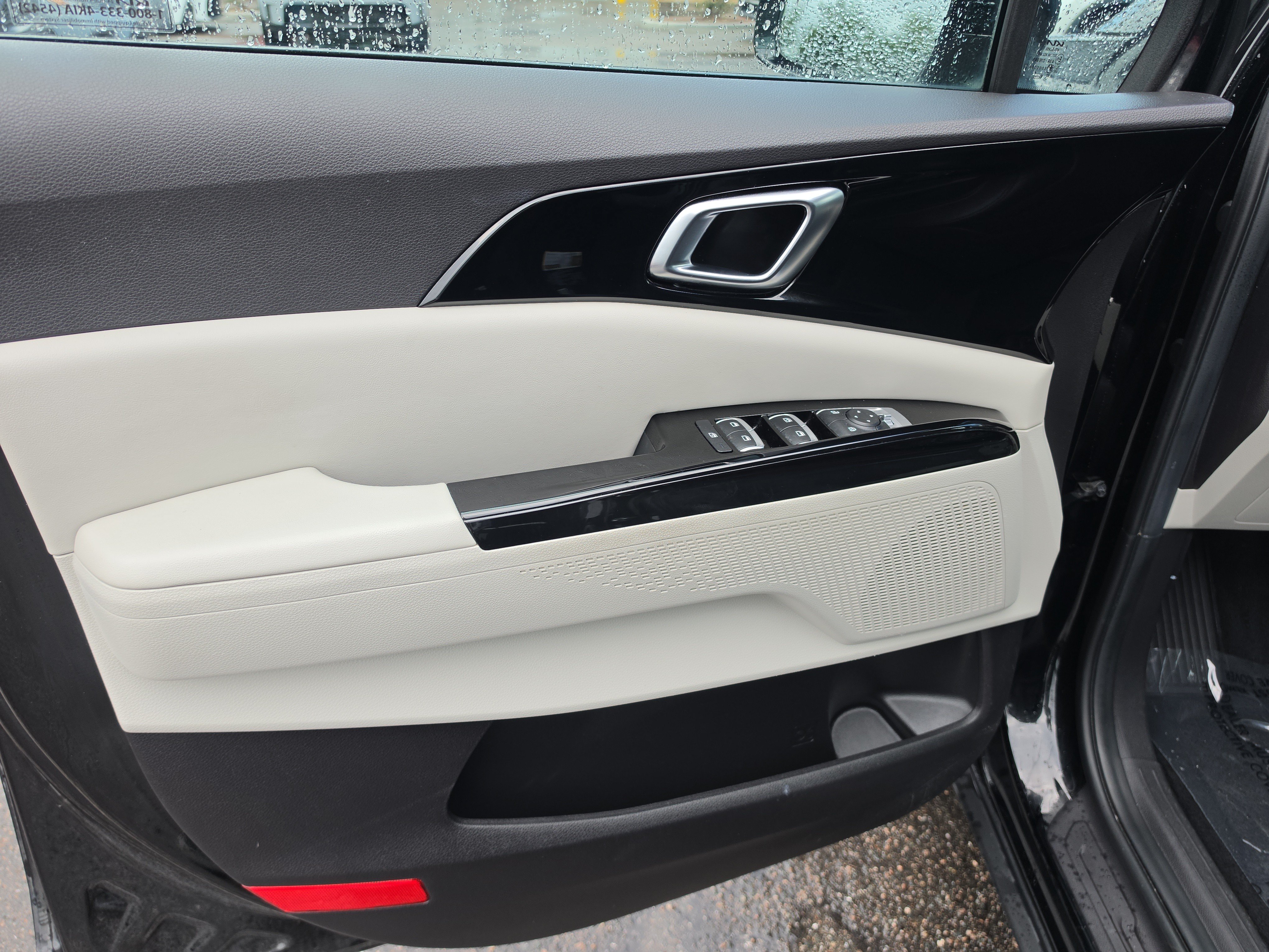 Certified 2024 Kia Carnival EX FWD image 19