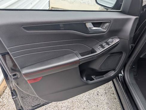 Used 2025 Ford Escape ST-Line w/ Cold Weather Package FWD image 7