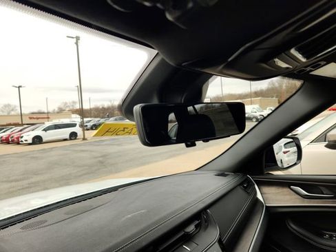 New 2026 Jeep Grand Cherokee Limited AWD/4WD image 14