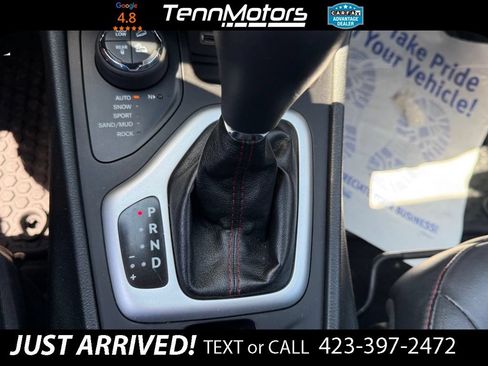 Used 2015 Jeep Cherokee Trailhawk w/ Comfort/Convenience Group AWD/4WD image 26