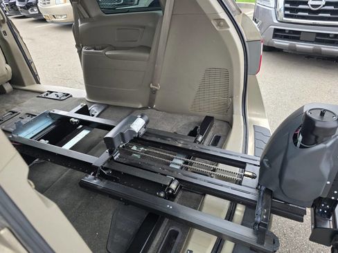 Used 2011 Honda Odyssey EX image 25