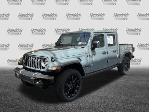 Used 2025 Jeep Gladiator Nighthawk image 6