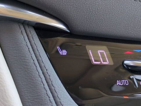 Used 2020 Cadillac XT5 Premium Luxury image 22