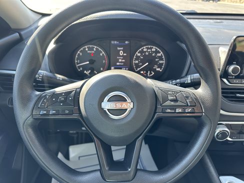 Used 2023 Nissan Altima 2.5 S image 12