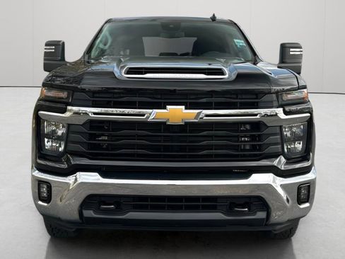 Used 2025 Chevrolet Silverado 2500 LT w/ Convenience Package image 9