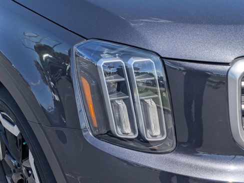 Used 2025 Kia Telluride S image 9