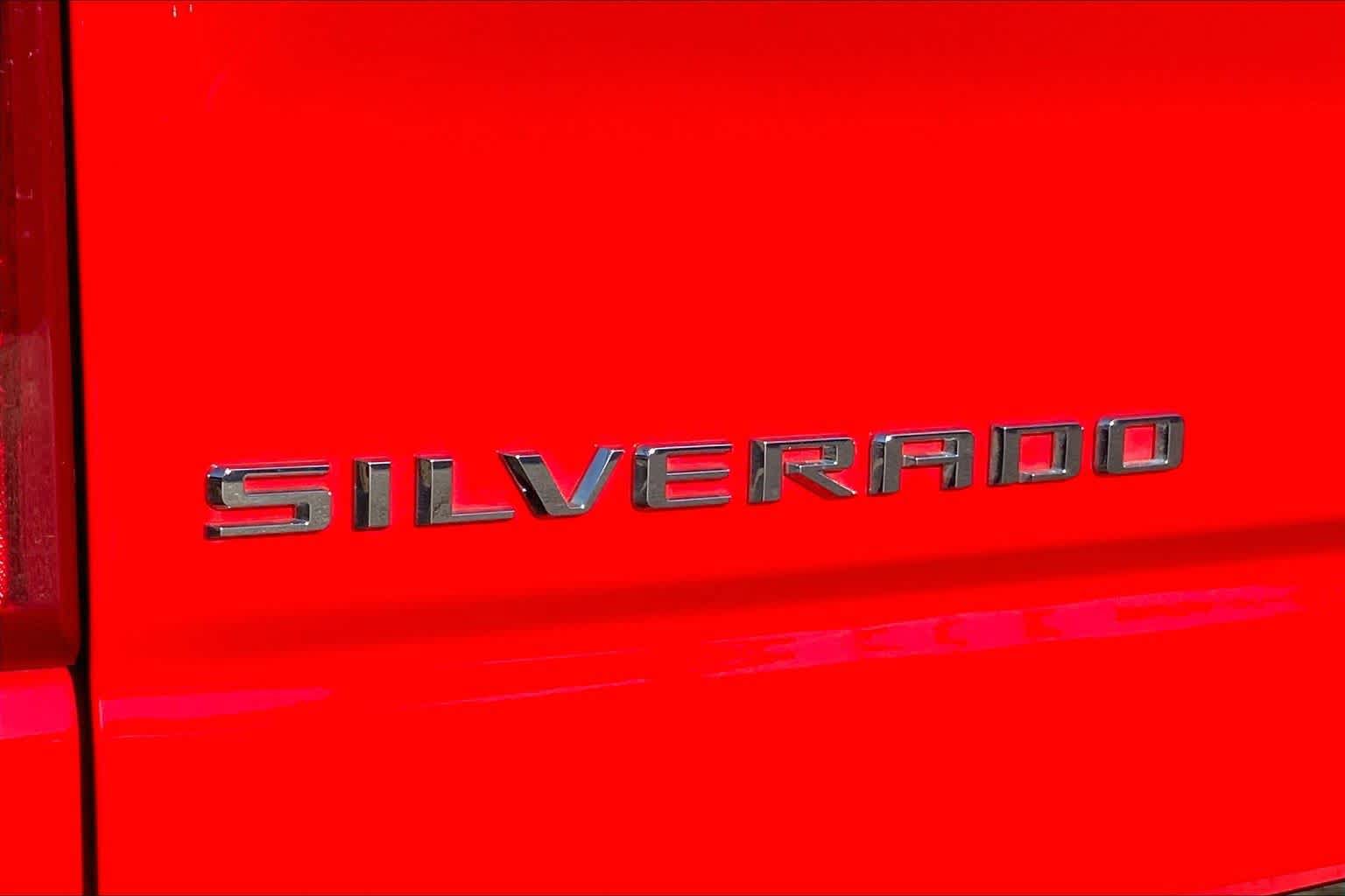 Used 2025 Chevrolet Silverado 1500 LT w/ Z71 Off-Road Package AWD/4WD image 31