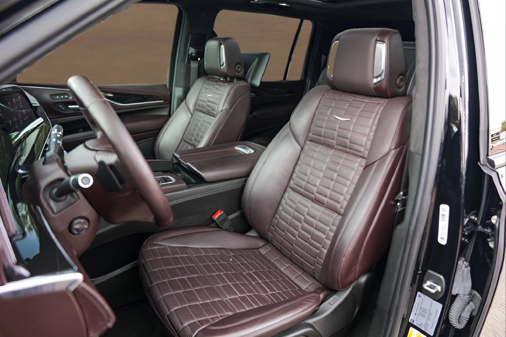 Certified 2023 Cadillac Escalade ESV Sport Platinum w/ LPO, ONYX Package AWD/4WD image 7