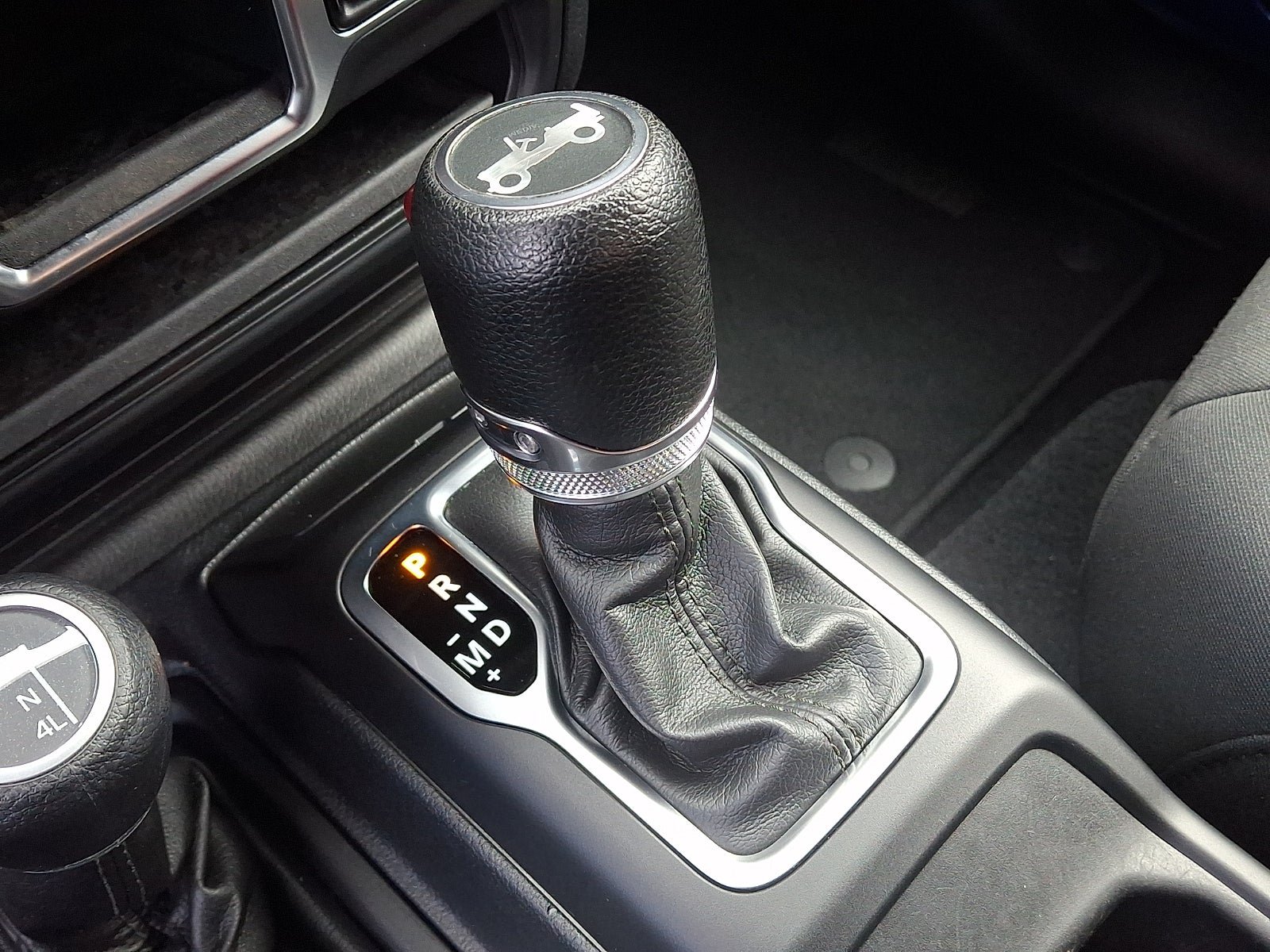Used 2018 Jeep Wrangler Sport AWD/4WD image 14