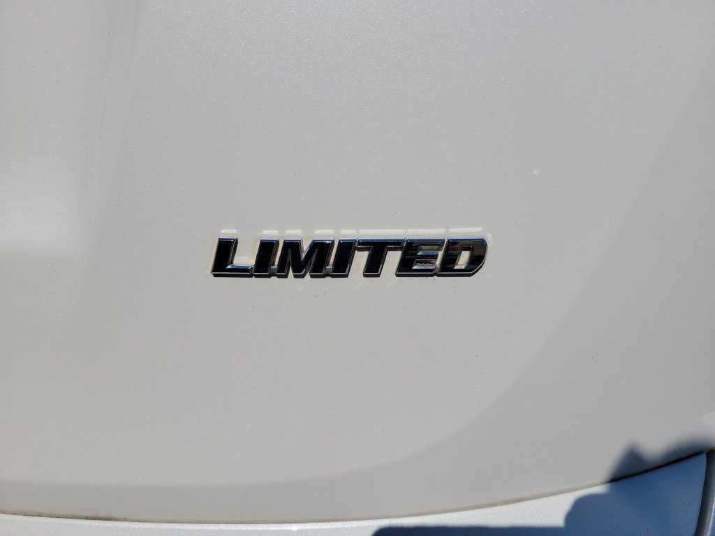 Used 2018 Toyota RAV4 Limited FWD image 13