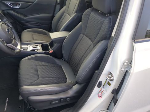 Used 2019 Subaru Forester Premium AWD/4WD image 18